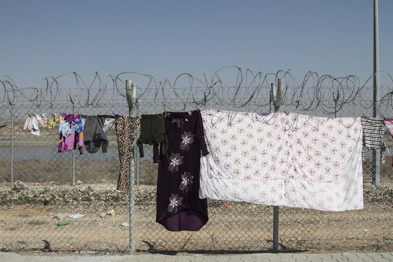 1592591330734 migrantes christopher rogel ropa - 13 crudas fotografías que demuestran todo lo que los migrantes dejan atrás